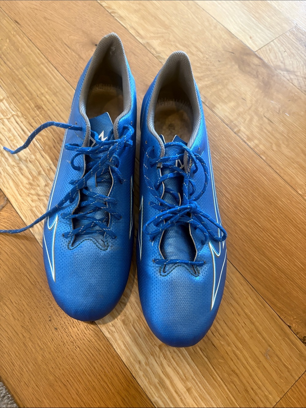 Men's Blue mizuno soccer Cleats - Lightweight Performance